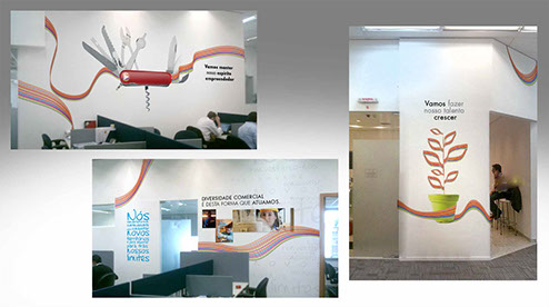 Projetos personalizados de comunicação visual em ambientes corporativos.