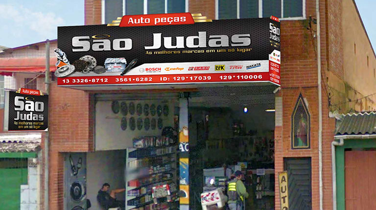 Fachadas fotográficas personalizadas e ambientações corporativas.